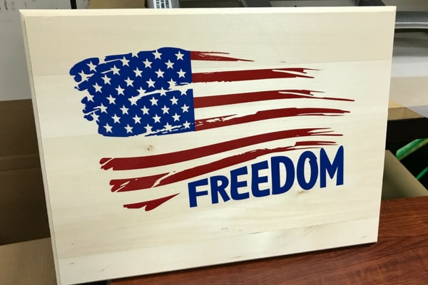 Wood panel with memorial day sign vinyl 